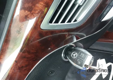 2013 Mercedes-Benz S 550 4Matic z USA, uszkodzony, nr VIN WDDNG9EB8DA516225